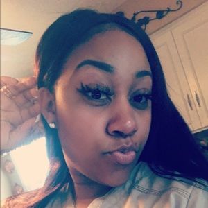 Meet your Posher, Hillary